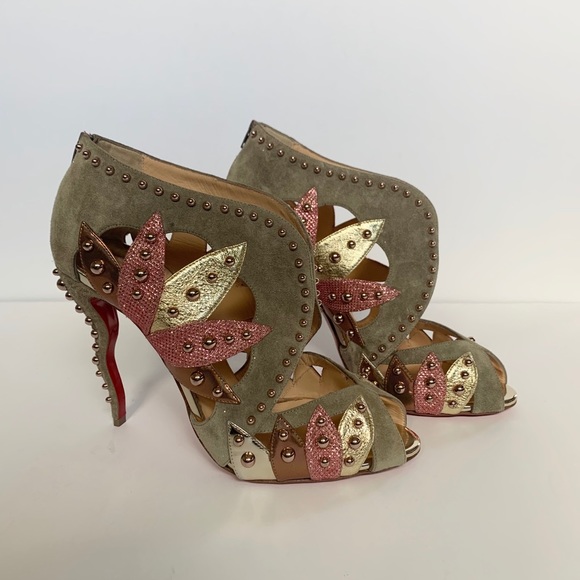 christian louboutin beige suede pumps christian louboutin beige suede pumps